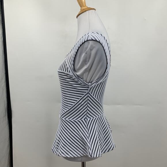 Bebe Top Womens M Medium Black White Striped Sleeveless Scoop Zip Back Peplum - Picture 4 of 13